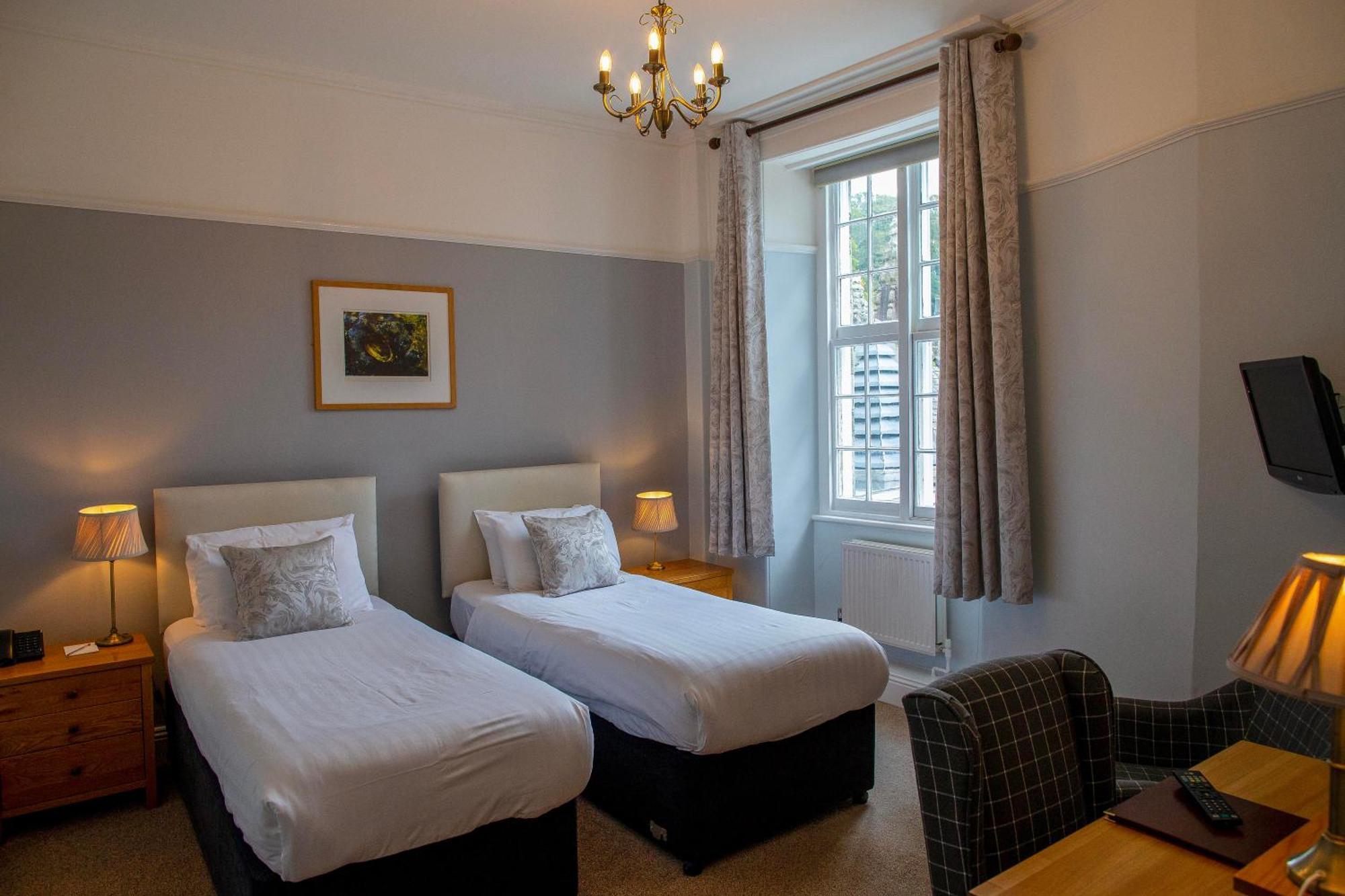 Bedford Hotel ทาวิสต็อก ภายนอก รูปภาพ