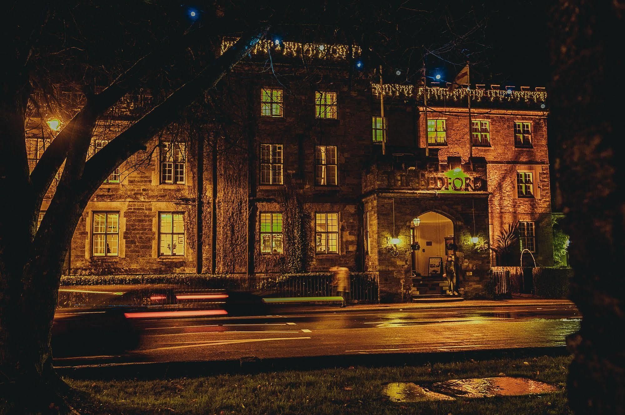 Bedford Hotel ทาวิสต็อก ภายนอก รูปภาพ