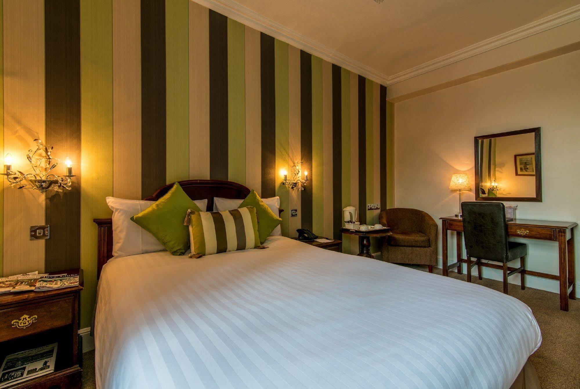 Bedford Hotel ทาวิสต็อก ภายนอก รูปภาพ